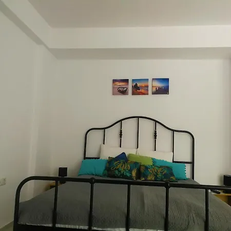 Seaview 27 Apartment