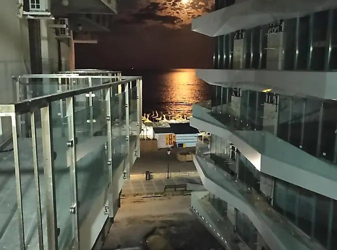 Seaview 27 Apartment *