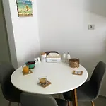 Seaview 27 Апартаменты Нэводари