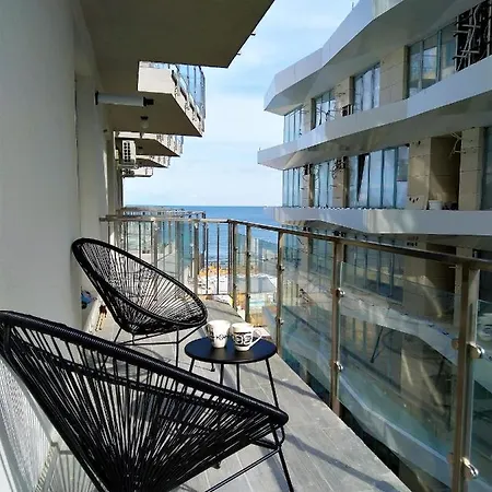 Seaview 27 公寓 *